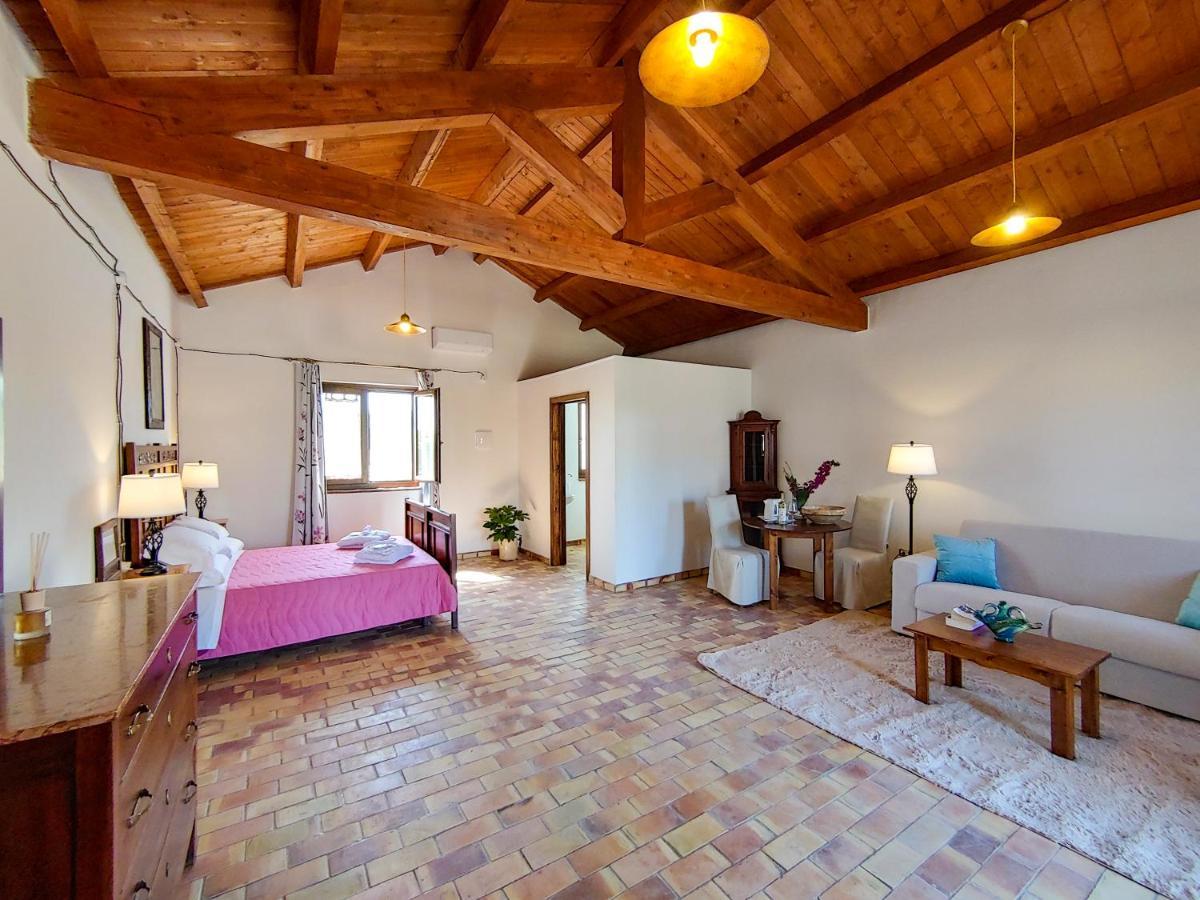 Masseria Crocco Montalbano Ionico Eksteriør billede