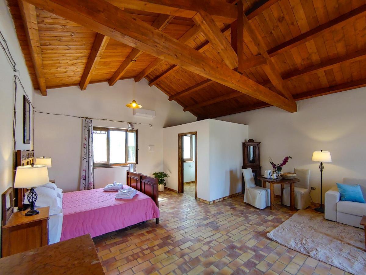 Masseria Crocco Montalbano Ionico Eksteriør billede